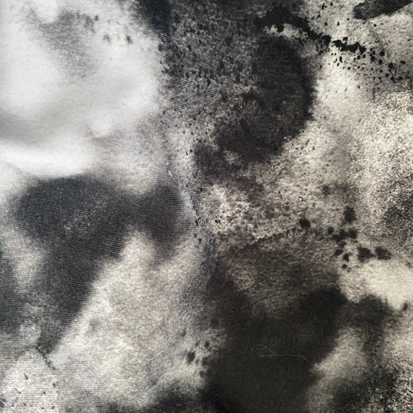 EVCR Capri Leggings in Smoky Gray Camo - Picture 2 of 5